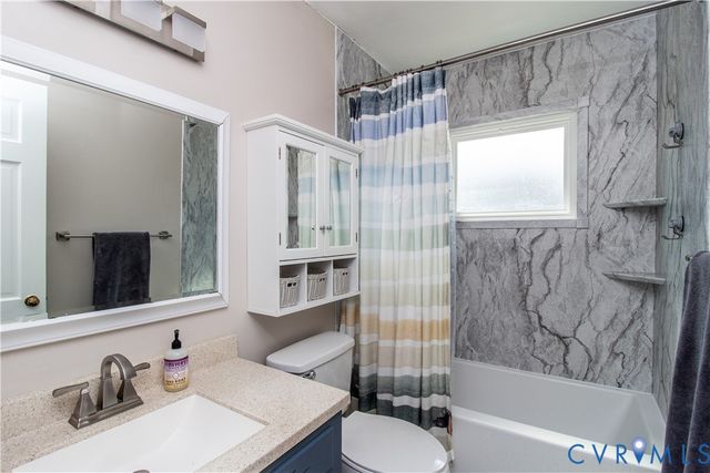 202 Homestead Dr, Colonial Heights, VA 23834