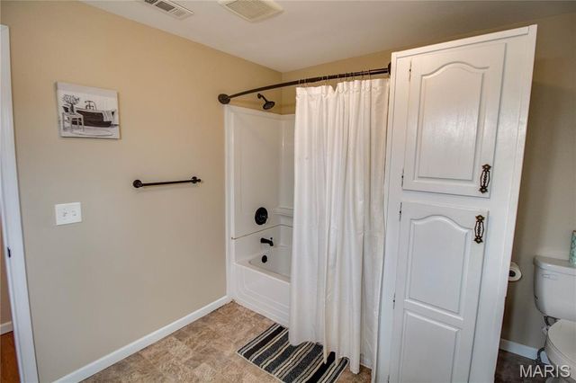 155 Roberts Street, Jerseyville, IL 62052