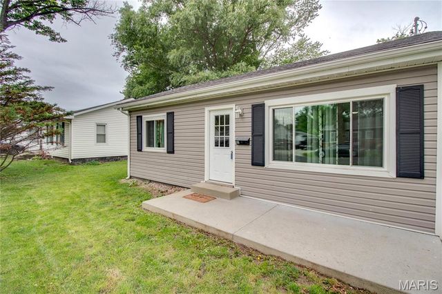 155 Roberts Street, Jerseyville, IL 62052