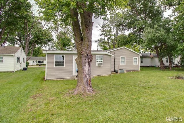 155 Roberts Street, Jerseyville, IL 62052