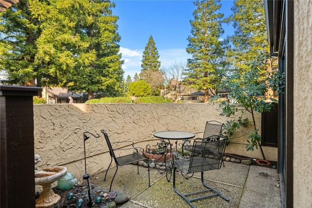 26 Sierra Lakeside Lane, Chico, CA 95928