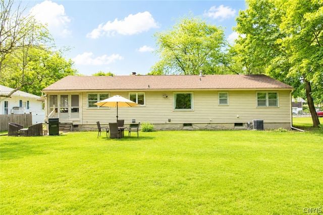 1330 Meadowbrook Drive, Syracuse, NY 13224