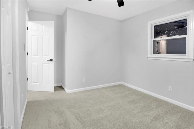 2 Edith Key ST, Hampton, VA 23666