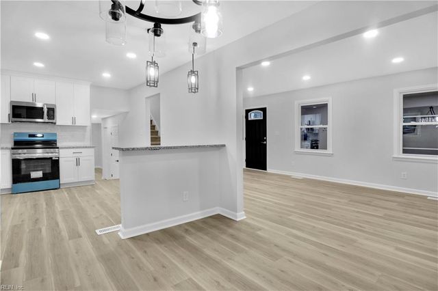 2 Edith Key ST, Hampton, VA 23666