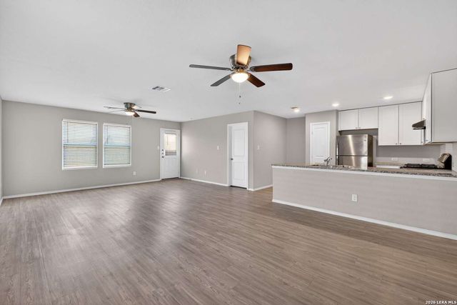 3330 Kornberg Drive, Converse, TX 78109