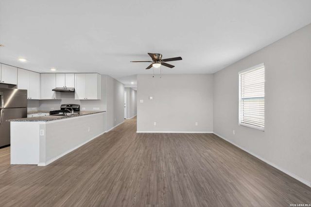 3330 Kornberg Drive, Converse, TX 78109