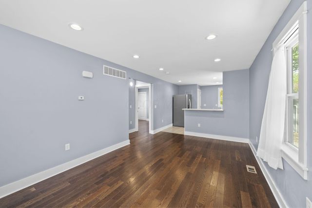 3637 S Champion Avenue, Columbus, OH 43207