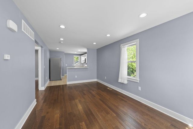3637 S Champion Avenue, Columbus, OH 43207