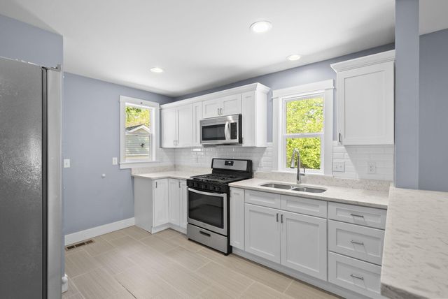 3637 S Champion Avenue, Columbus, OH 43207
