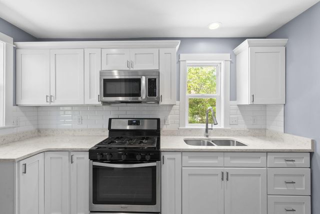 3637 S Champion Avenue, Columbus, OH 43207
