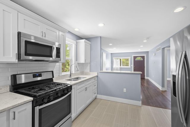 3637 S Champion Avenue, Columbus, OH 43207