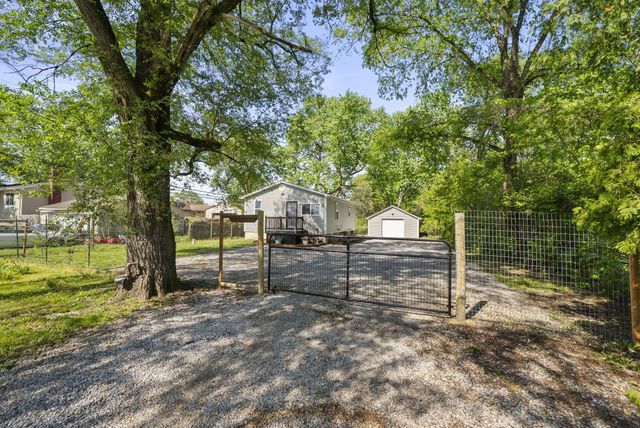 3637 S Champion Avenue, Columbus, OH 43207
