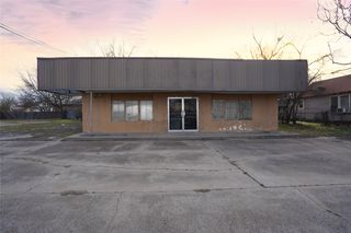 903 S OAK Avenue, Mineral Wells, TX 76067