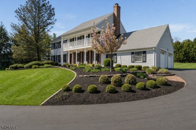 34 Molasses Hill Rd, Clinton Twp., NJ 08833