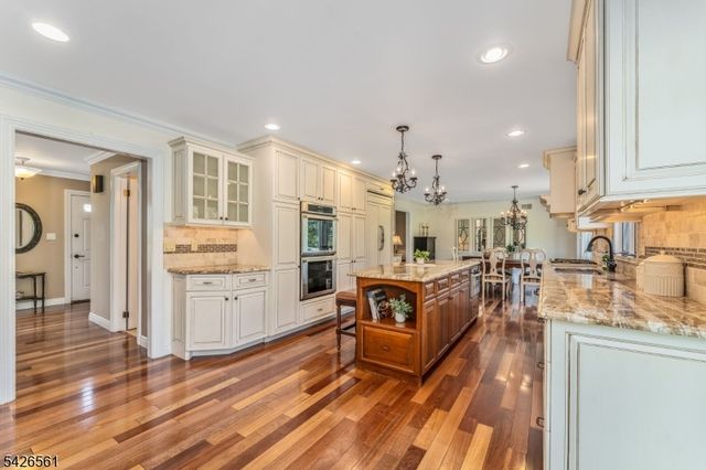 34 Molasses Hill Rd, Clinton Twp., NJ 08833