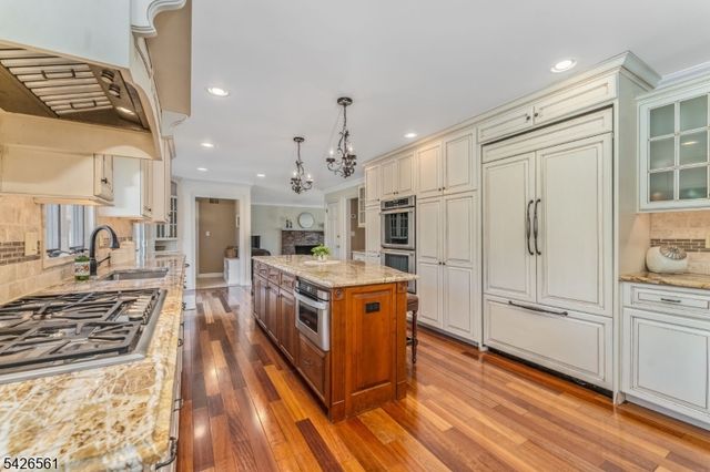 34 Molasses Hill Rd, Clinton Twp., NJ 08833