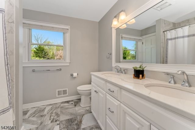 34 Molasses Hill Rd, Clinton Twp., NJ 08833