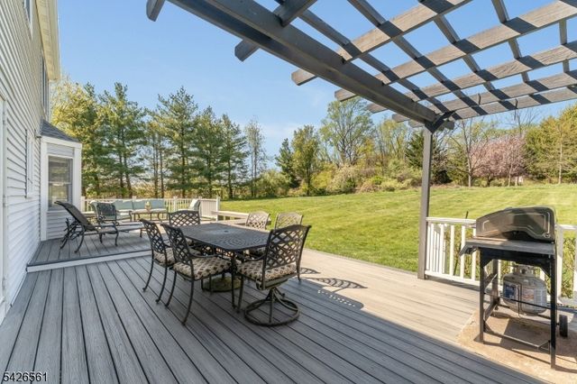 34 Molasses Hill Rd, Clinton Twp., NJ 08833