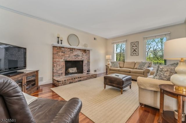 34 Molasses Hill Rd, Clinton Twp., NJ 08833