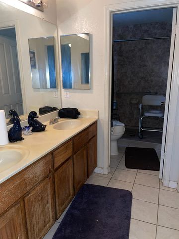 774 Sugar Pine Dr, Lathrop, CA 95330