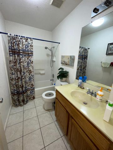 774 Sugar Pine Dr, Lathrop, CA 95330