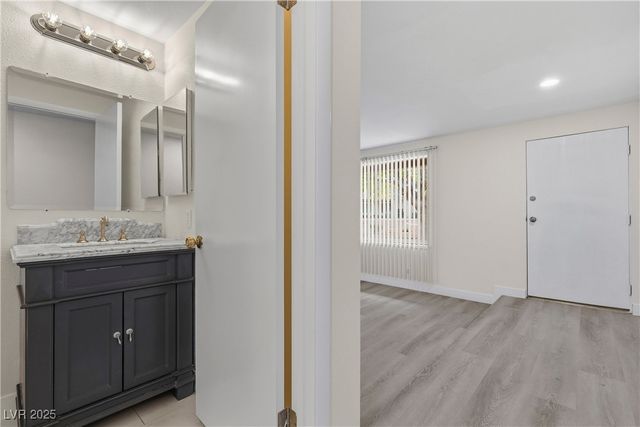 3305 Fairview Lane, Las Vegas, NV 89121