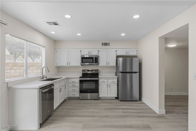 3305 Fairview Lane, Las Vegas, NV 89121