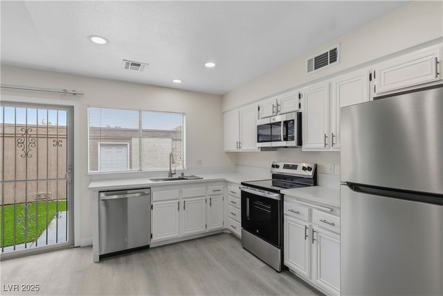 3305 Fairview Lane, Las Vegas, NV 89121