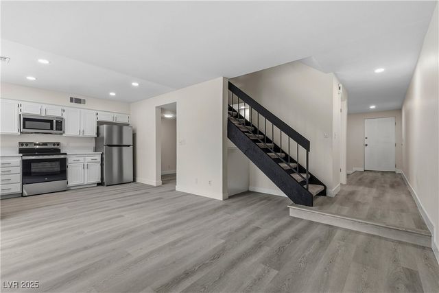 3305 Fairview Lane, Las Vegas, NV 89121