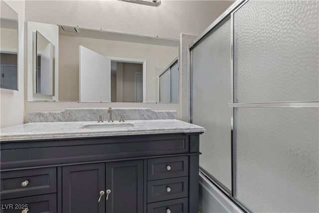 3305 Fairview Lane, Las Vegas, NV 89121