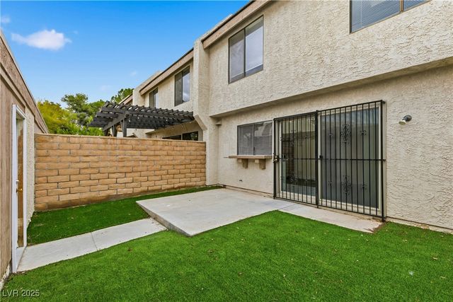 3305 Fairview Lane, Las Vegas, NV 89121