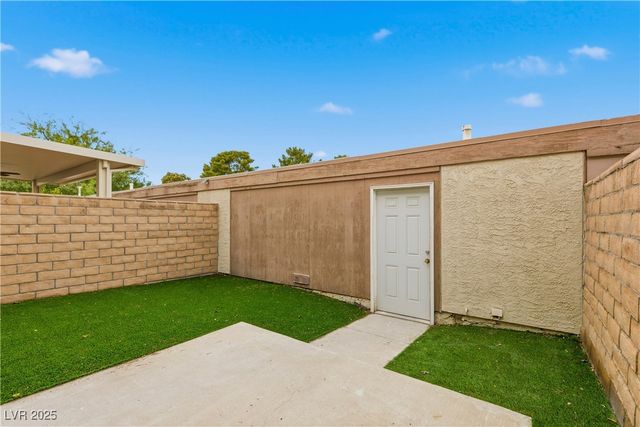 3305 Fairview Lane, Las Vegas, NV 89121