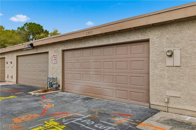 3305 Fairview Lane, Las Vegas, NV 89121