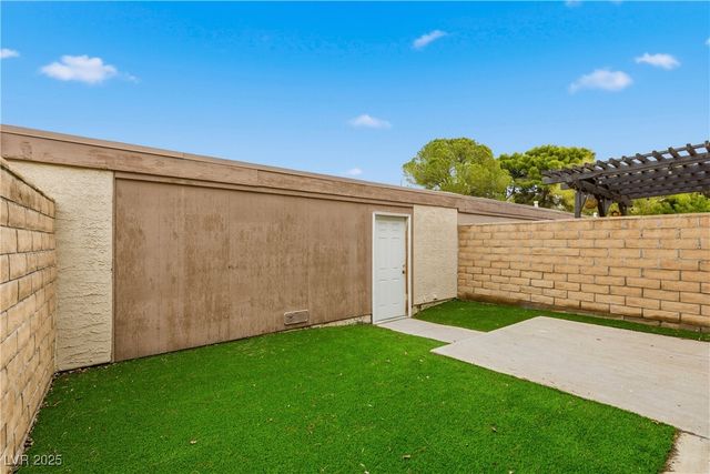 3305 Fairview Lane, Las Vegas, NV 89121