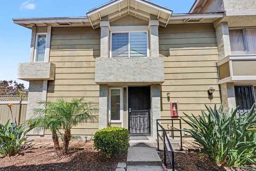 2366 Adirondack Row 5, San Diego, CA 92139