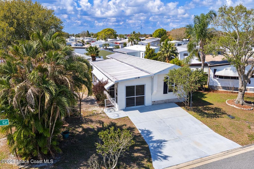 922 Bougainvillea Circle, Barefoot Bay, FL 32976