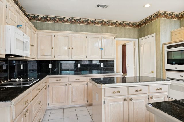 304 Kahala Drive, Dallas, TX 75218