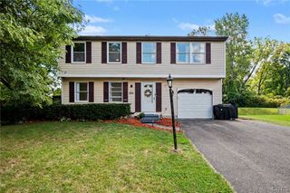 8316 Spicebush, Clay, NY 13090