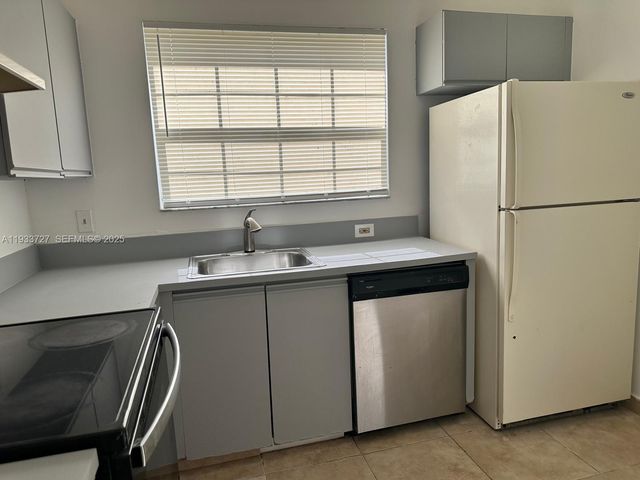 891 Cypress Park Way C6, Deerfield Beach, FL 33064