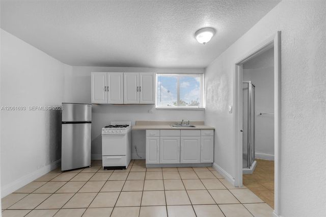 14726 SW 82nd Ter, Miami, FL 33193