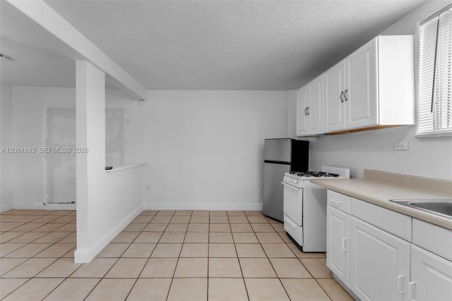 14726 SW 82nd Ter, Miami, FL 33193