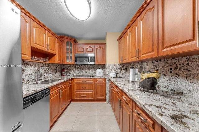 14726 SW 82nd Ter, Miami, FL 33193