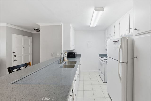 2511 W. Sunflower Ave. H3, Santa Ana, CA 92704