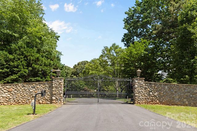 1405 Saratoga Woods Drive, Waxhaw, NC 28173