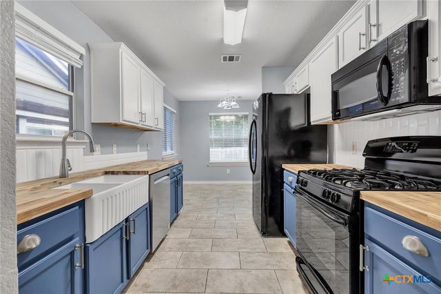 627 Scheel, Kyle, TX 78640