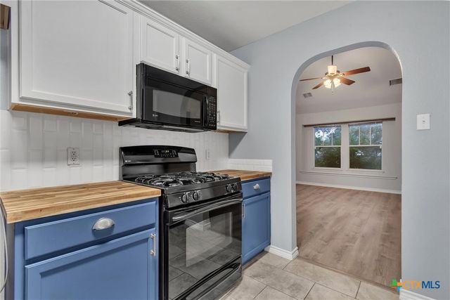 627 Scheel, Kyle, TX 78640