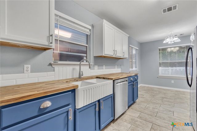 627 Scheel, Kyle, TX 78640