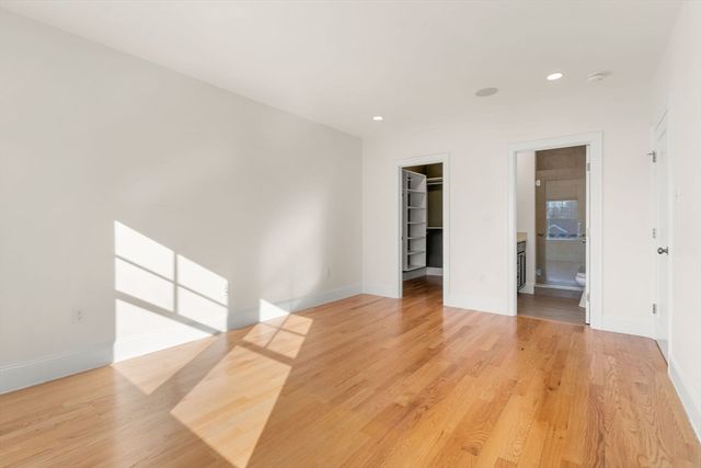 18 Robert St 14, Boston, MA 02131