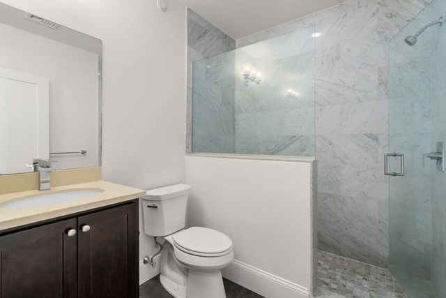 18 Robert St 14, Boston, MA 02131