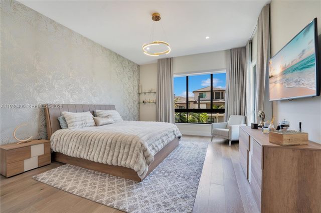 8279 NW 43rd St, Doral, FL 33166